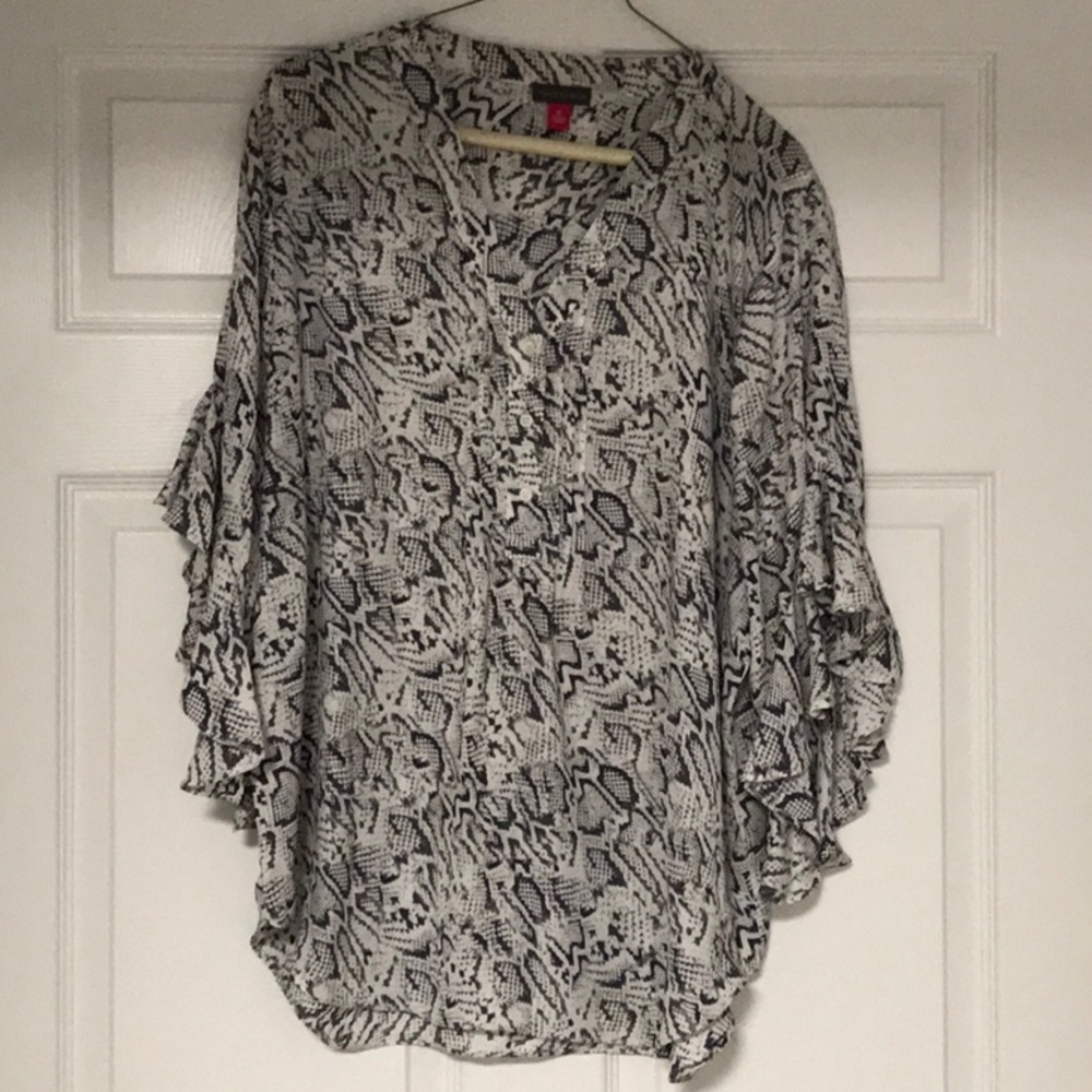Vince Camuto Black and White Snake Print Blouse Approx 28” long